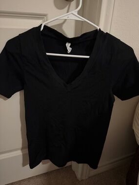 Athleta Ribbed Black V-Neck Short Sleeve Tee